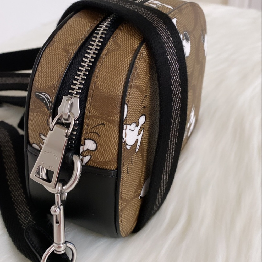 New💃Coach Coach X Peanuts Mini Serena Crossbody In Signature Canvas With Snoopy - Picture 2 of 11